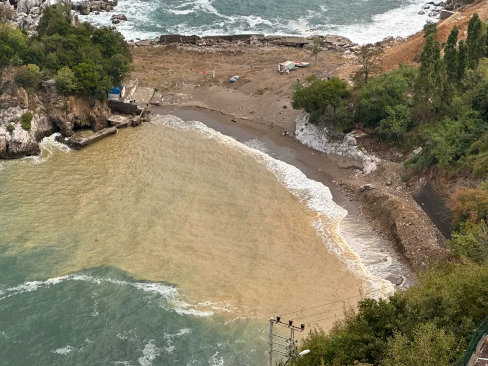 Sonunda olacağı buydu, hafriyatı deniz yuttu!