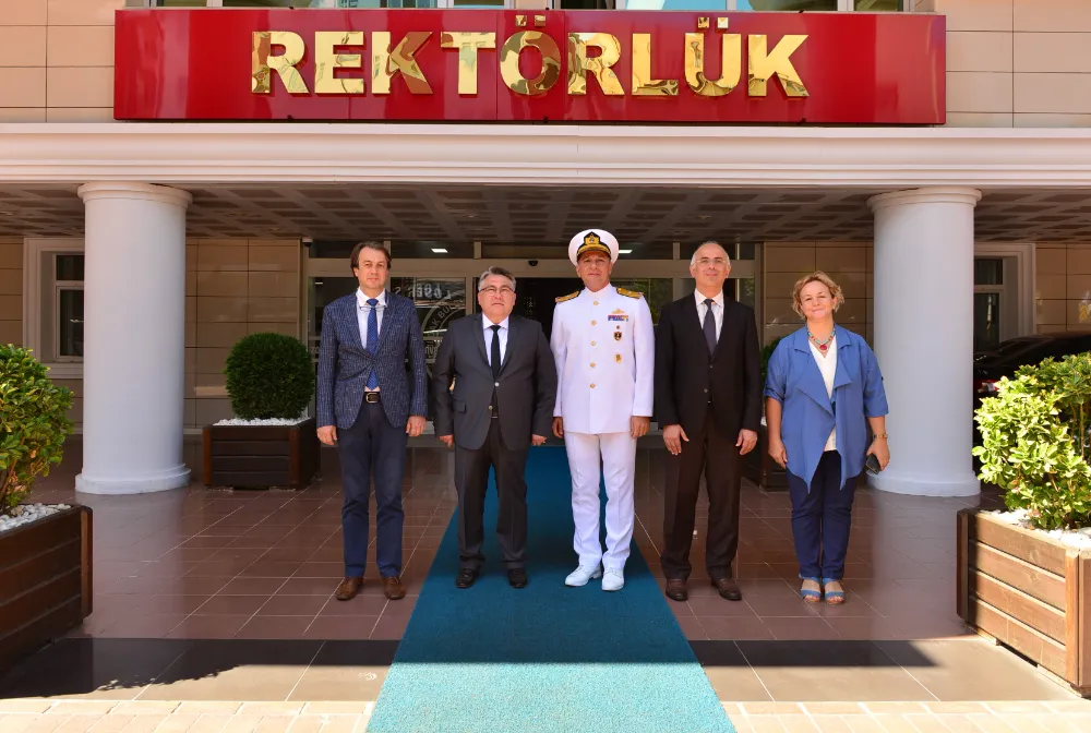 Kdz. Bölge Komutanı Uğur’dan Rektör Özölçer’e Ziyaret