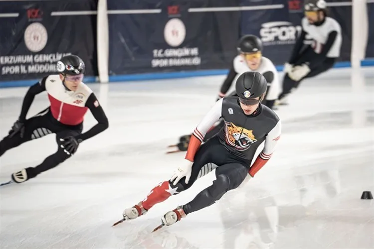 BAKAN BAK OLİMPİYAT KOTASI ALAN MİLLİ SPORCULARI TEBRİK ETTİ