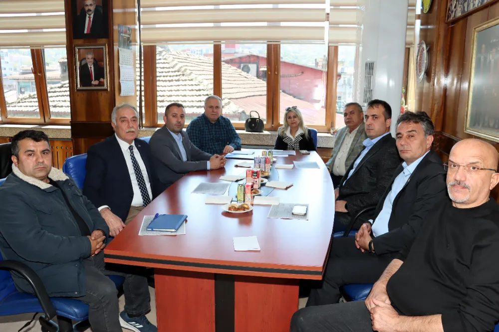 TÜRK-İŞ’E BAĞLI SENDİKALARIN TEMSİLCİLERİ 1 MAYIS İÇİN TOPLANDI