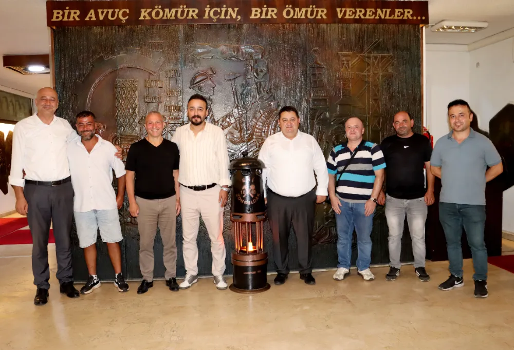 EMEKLİYE AYRILAN İŞÇİLERDEN VEDA ZİYARETİ