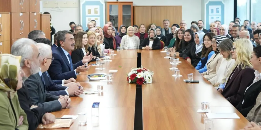 2025 YILI ÖĞRETMENLİK MESLEĞİ KARİYER BASAMAKLARI KILAVUZU YAYIMLANDI
